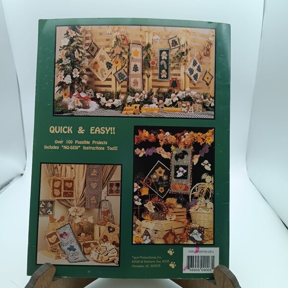Folk Art Cookie Cutters Craft Book Over 100 Possible Projects By Suzanne Tigue - Picture 2 of 2